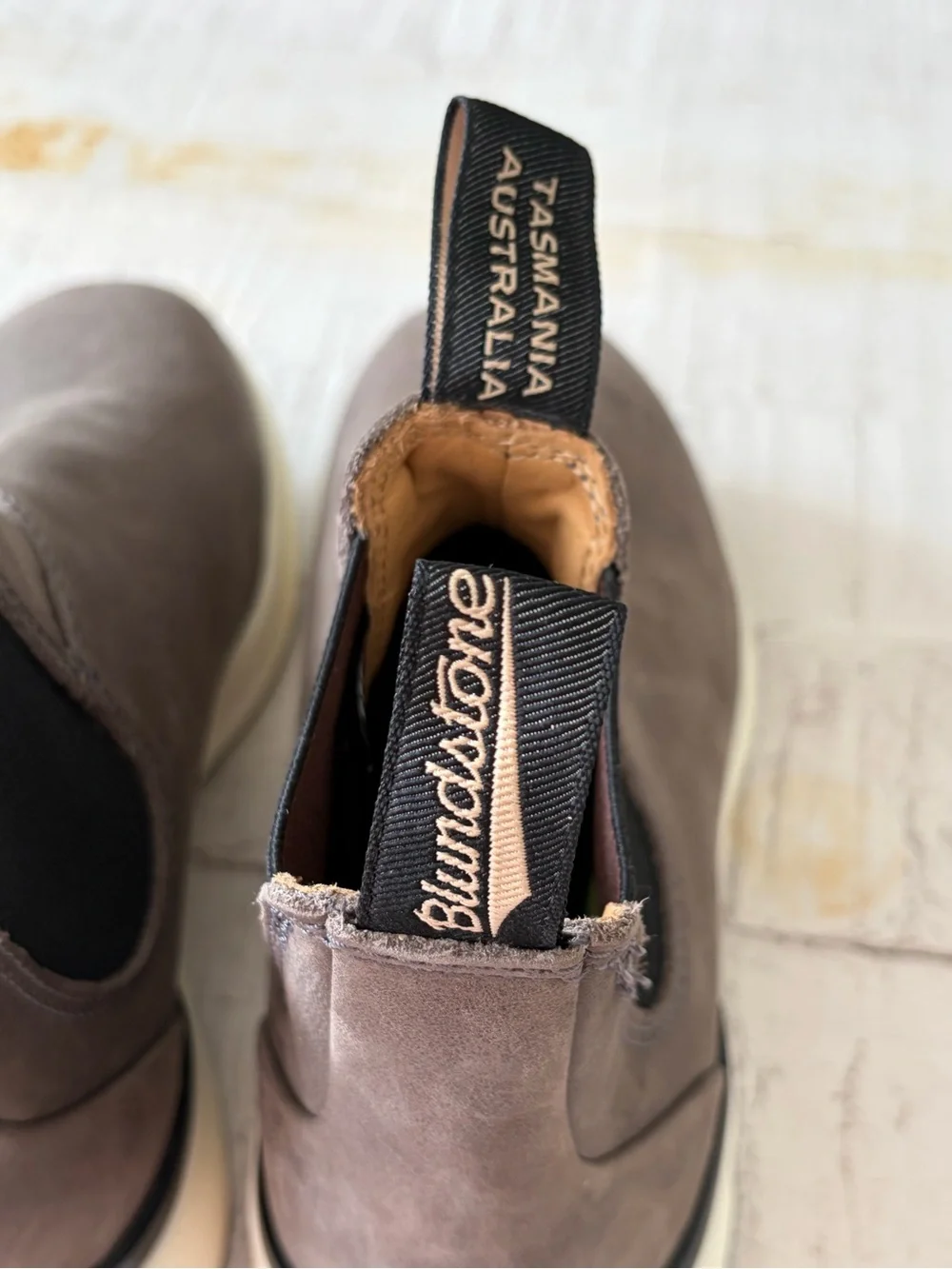 Blundstone Chelsea Sneaker Boots NWOT Big Kids size 3 Leather Pull On Dark Taupe